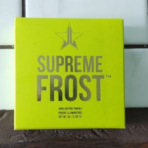 Jeffree Star Supreme Frost highlighting powder